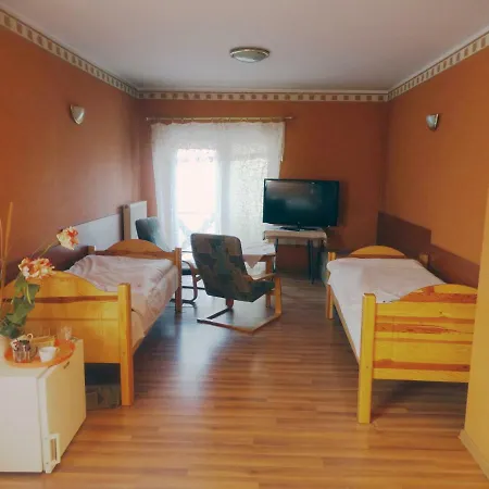 Agroturystyka Zloty Klos Lantgård Poznań